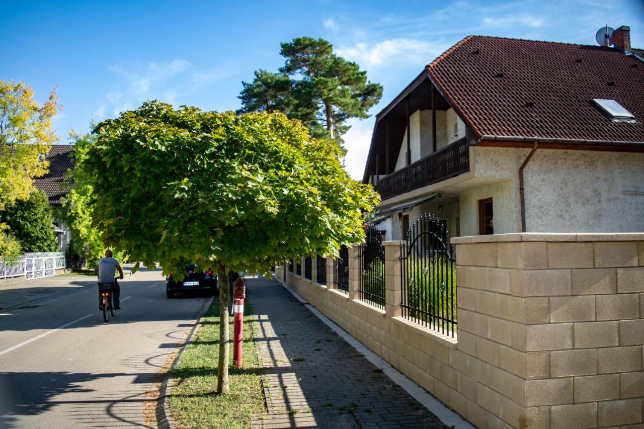 Zsolnay Apartman Шіофок Екстер'єр фото