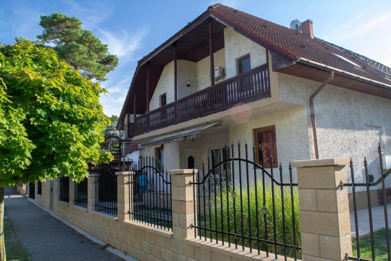 Zsolnay Apartman Шіофок Екстер'єр фото